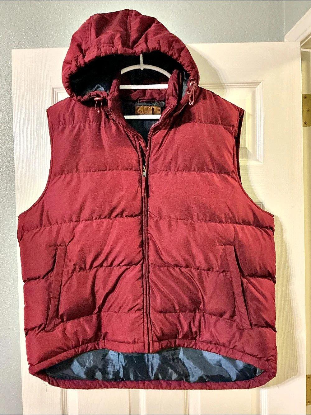 St John’s Bay Puffer Vest in Red XL Removable Hood